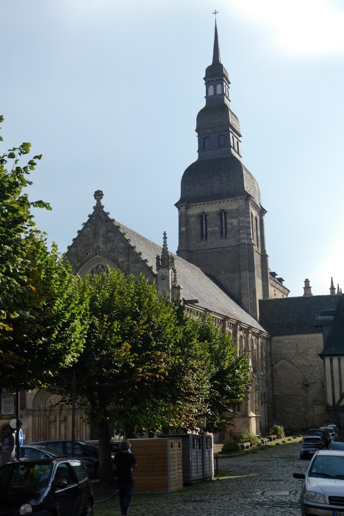 Dinan 4 